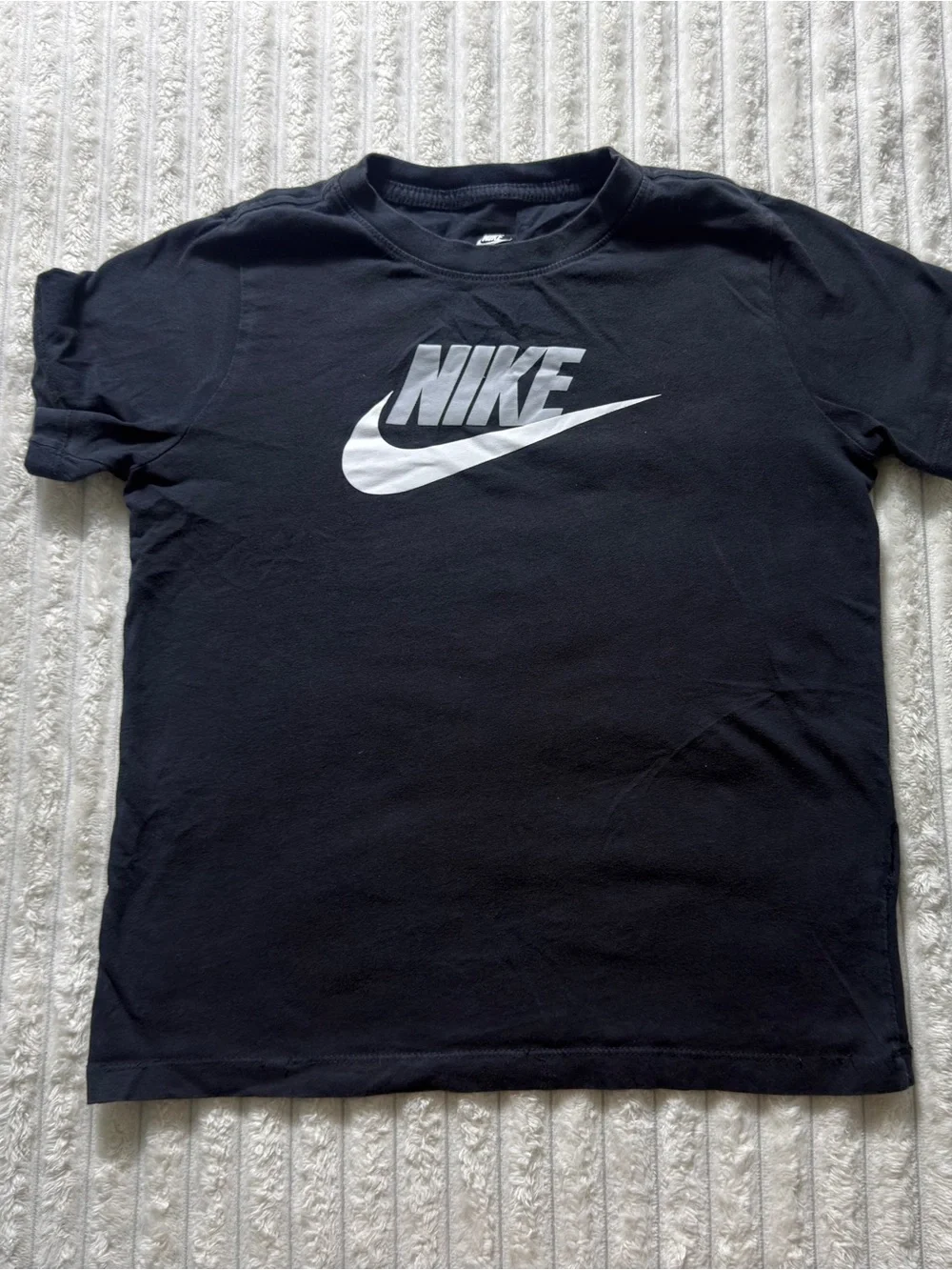 Nike The Nike Tee Boys L Black Crew Neck Short Sleeve Logo Graphic Tagless